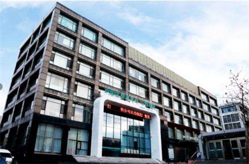 大连沙医生去眼袋怎么...