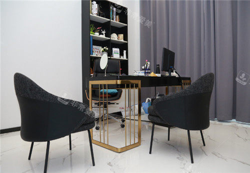 大連沙醫(yī)生整形等待區(qū)照片 大連沙醫(yī)生整形等待區(qū)照片