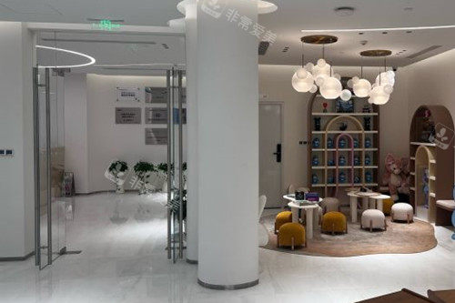 上海艾嘉瞳心眼科内部休息等待区环境