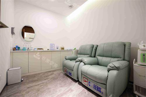 青岛泽嘉眼科会员休息区