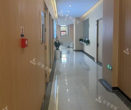曲靖诺贝尔口腔医院走廊
