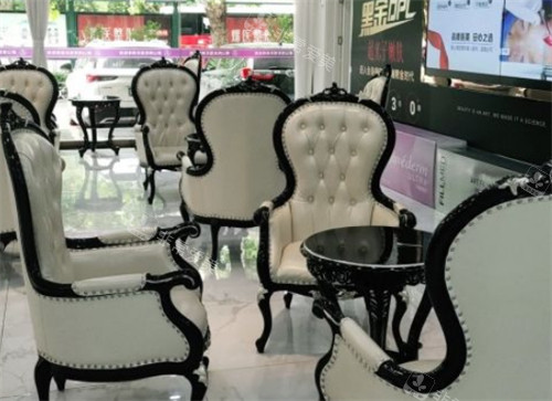 唐山煤医尚美整形等候区环境图