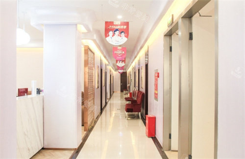 鄭州東方整形美容醫(yī)院走廊環(huán)境 鄭州東方整形美容醫(yī)院走廊環(huán)境