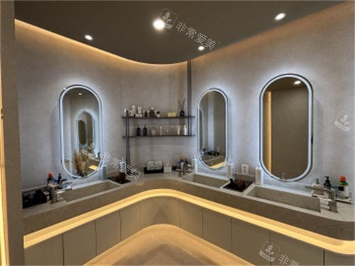 陶瓷医院洗漱区