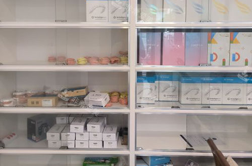 贵港柏乐口腔牙齿治疗材料展示