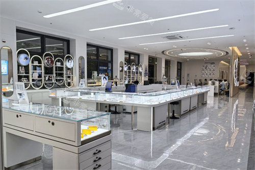 玉林华厦眼科医院配镜区环境