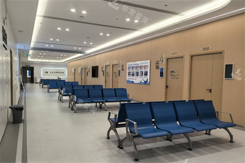 玉林华厦眼科医院等候区