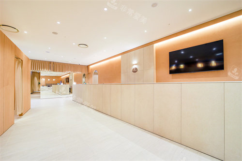 韩国佰梦整形外科&皮肤科宋寅国技术好,抗衰提升及眼部整形审美在线,需提前预约! 