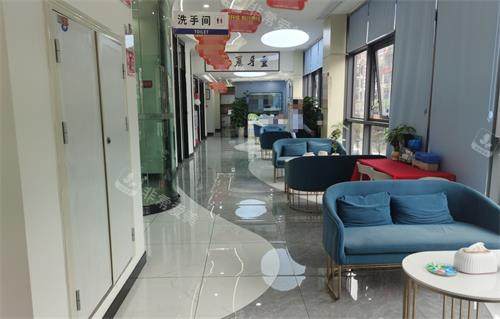 兴义京贝口腔接待区