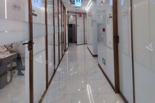南京美婳医疗美容医院走廊图