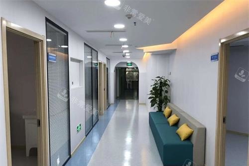 北京皓童明睿眼科医院走廊环境