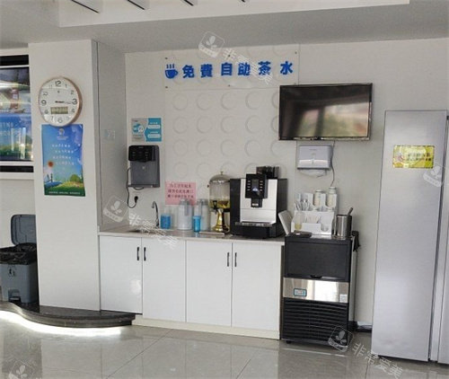 珠海绿荷口腔茶水区