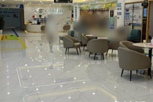 重庆何氏眼科医院大厅