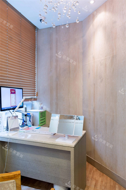 韩国本思麻浦店面诊室