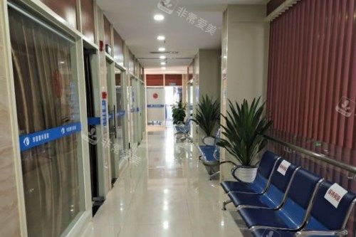 成都华厦眼科医院走廊