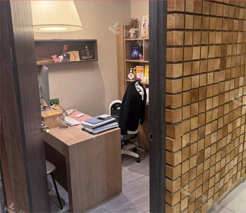 韩国melab皮肤科面诊室环境图