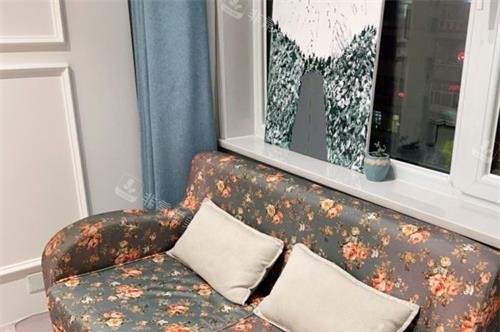 威海福神医美专科门诊部休息区