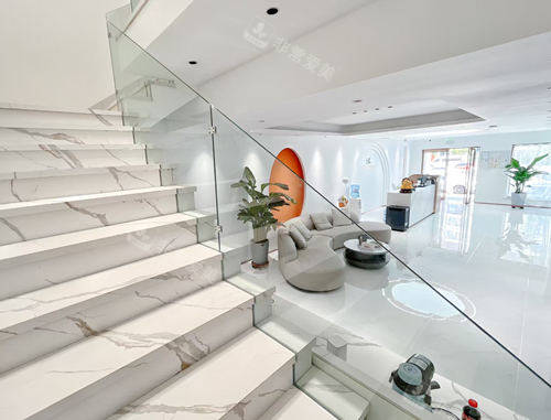 沈阳悦慕医疗美容楼梯间环境 沈阳悦慕医疗美容楼梯间环境