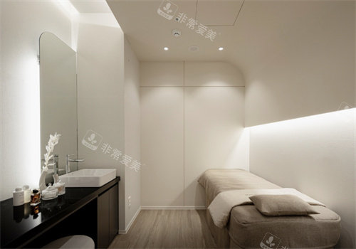 釜山弗洛丽雅皮肤科治疗间 釜山弗洛丽雅皮肤科治疗间