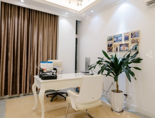 昆明柏德口腔医生办公室