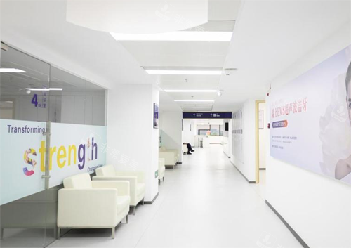 杭州团圆口腔医院走廊环境图