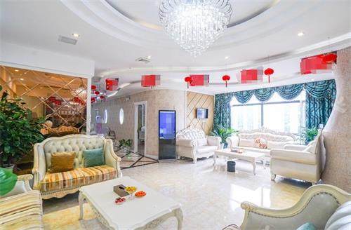 江西赣州俪人医疗美容 接待区