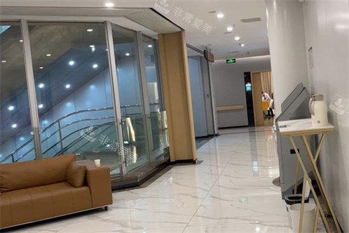 成都军大整形走廊