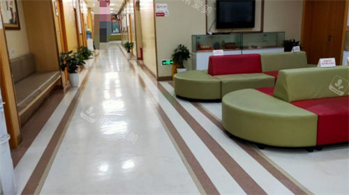 成都九龙医院私密科等待区