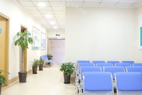 上海虹桥医院候诊区 上海虹桥医院候诊区