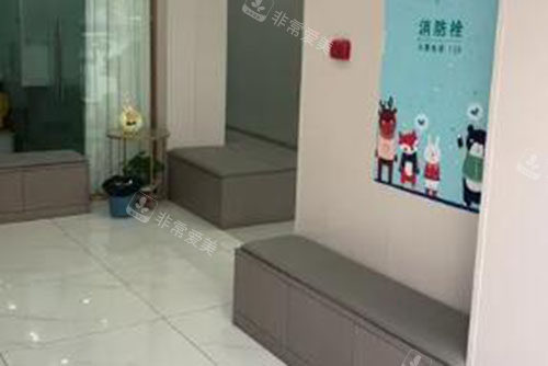 成都海瑞口腔等候区