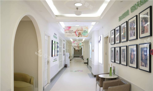 重庆米兰柏羽时光整形走廊环境图