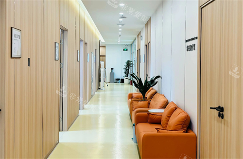 东莞台心医院美容科过道区