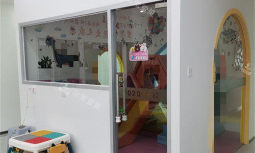 廊坊8020口腔诊室门口