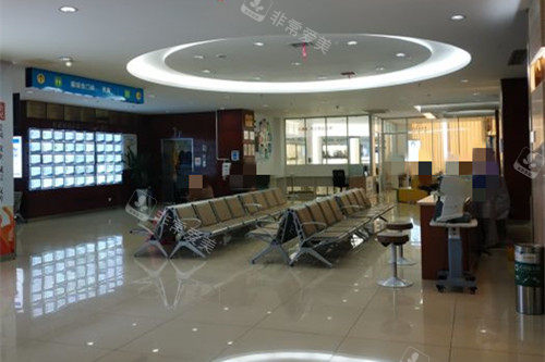 成都新视界眼科大厅等候区环境