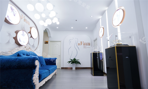 青島諾德醫(yī)學(xué)美容醫(yī)生...