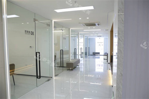 济南众牙口腔医院商谈区