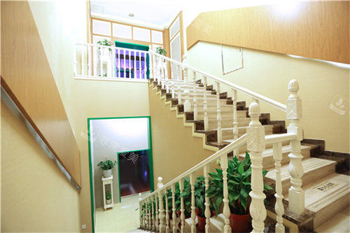 北京润美玉之光医疗美容楼梯