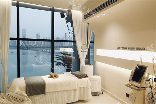 長(zhǎng)沙素妍醫(yī)療美容治療室環(huán)境