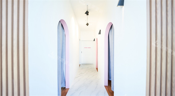 韓國弘大麗諾芙皮膚科走廊 韓國弘大麗諾芙皮膚科走廊