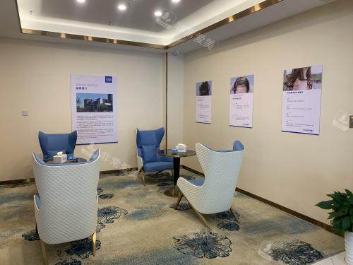 佛山碧莲盛植发等候区环境