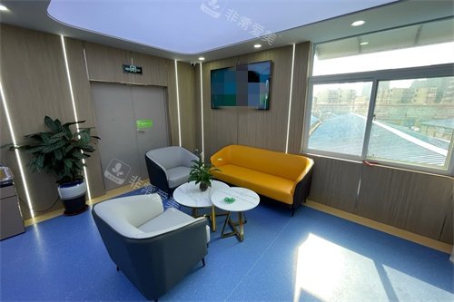 济宁阳光口腔医院候诊区