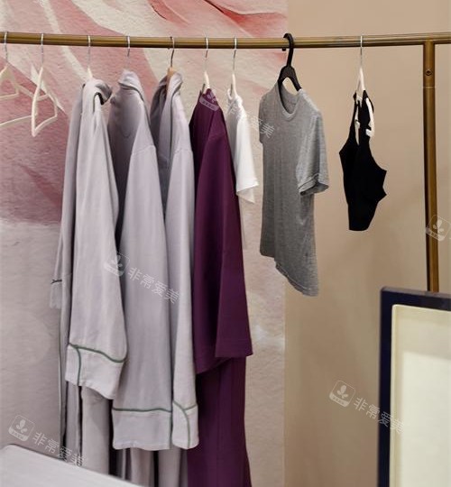 长沙祺美胸整形一楼衣服展示