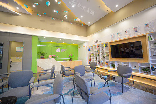 中山松鼠口腔火炬店候诊区