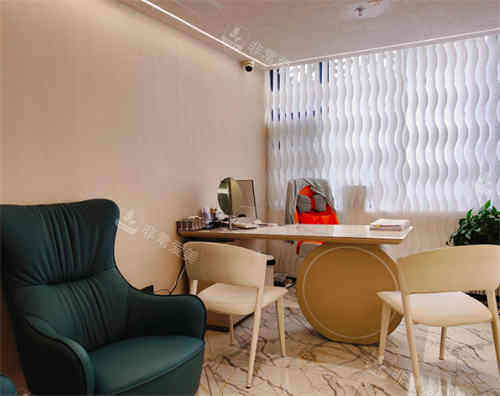 信阳易韩医疗美容医院咨询室