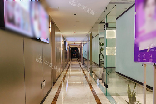 信阳易韩医疗美容医院走廊图