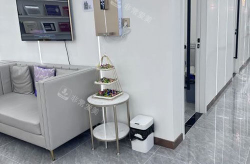 兰州维多丽亚整形医院价目表：双眼皮/隆鼻/隆胸等热门项目详细报价