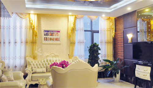 昆明博美友好医疗美容门诊部休息区一览