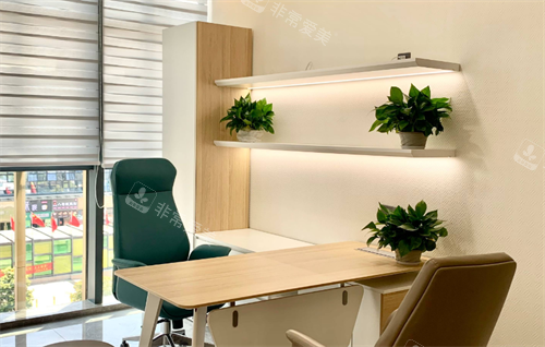 东莞青逸植发面诊室