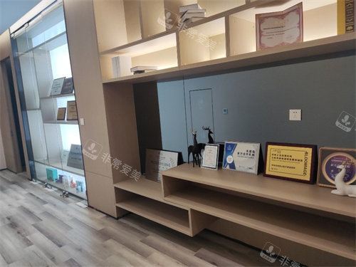 内蒙古呼和浩特亚太医疗美容医院荣誉展示墙