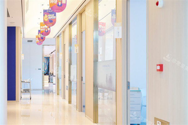 南宁柏乐口腔南湖总院走廊环境